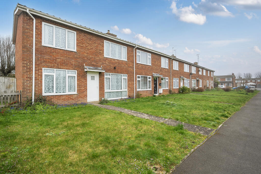 3-bed terraced on Lime Kiln, Royal Wootton Bassett, SN4, £240,000