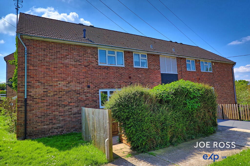 Main image of property: St. Giles Crescent, Maldon, CM9 6HT