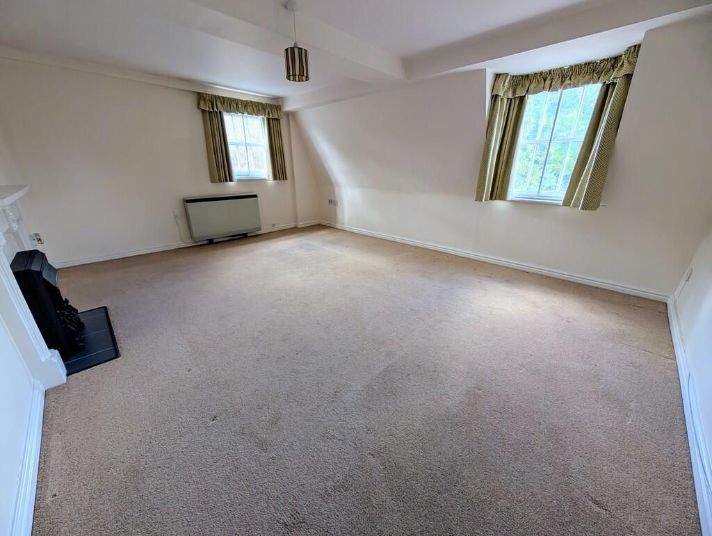 Rougham Road, Bury St. Edmunds photo 4