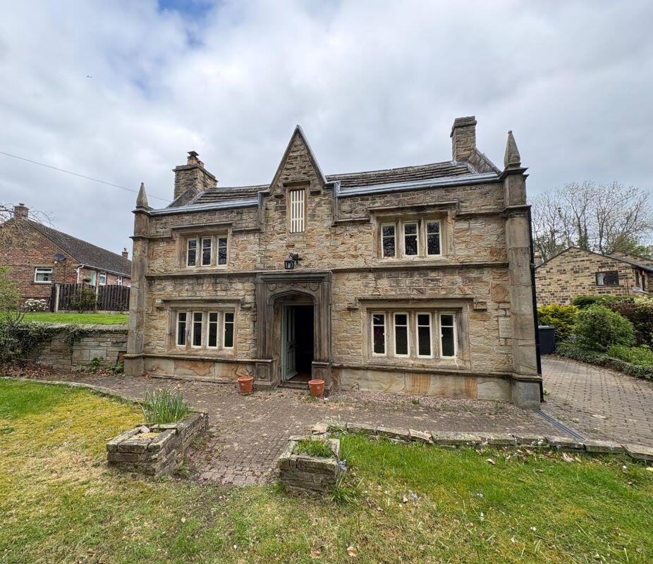 3-bed detached on South Lodge The Park, Cawthorne, Barnsley, South Yorkshire, S75 4EL, £295,000
