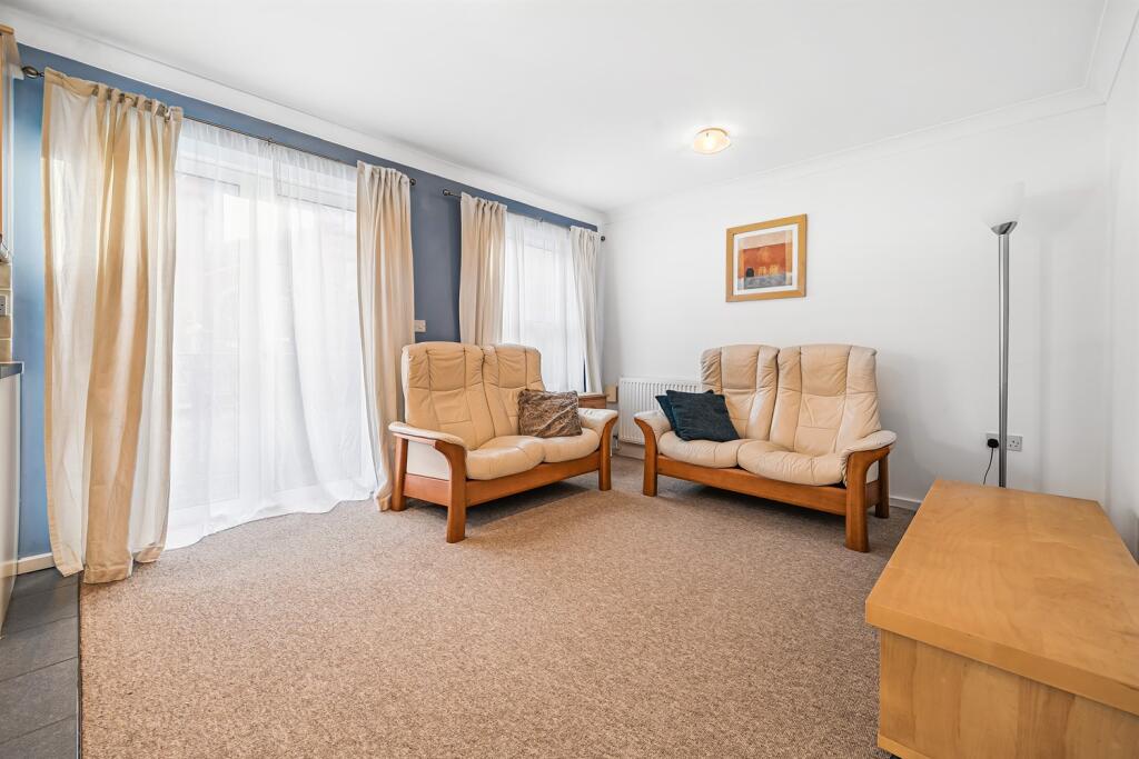 Apartment in Reading - View 4