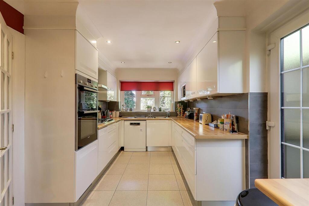 House in Brighton - View 5