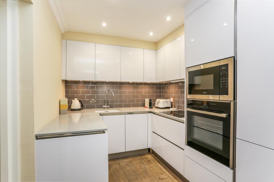 House in London - View 5