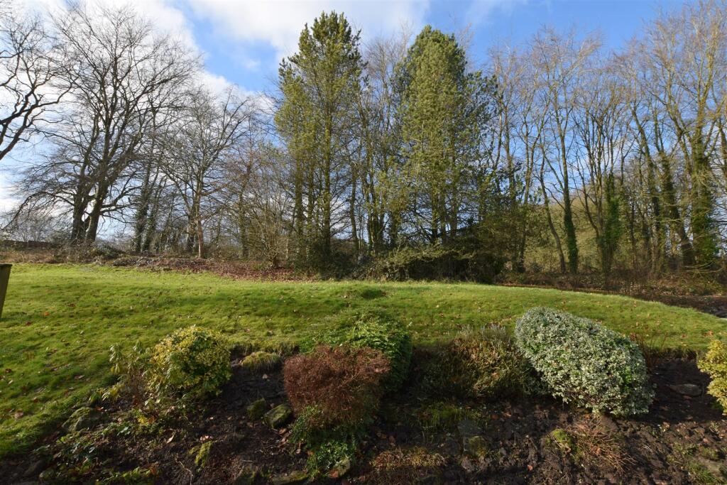 Holly Bank Close, Oakerthorpe, Derbyshire photo 2