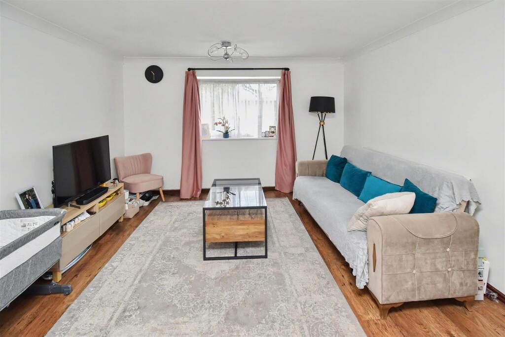 House in Corby, North Northamptonshire - View 4