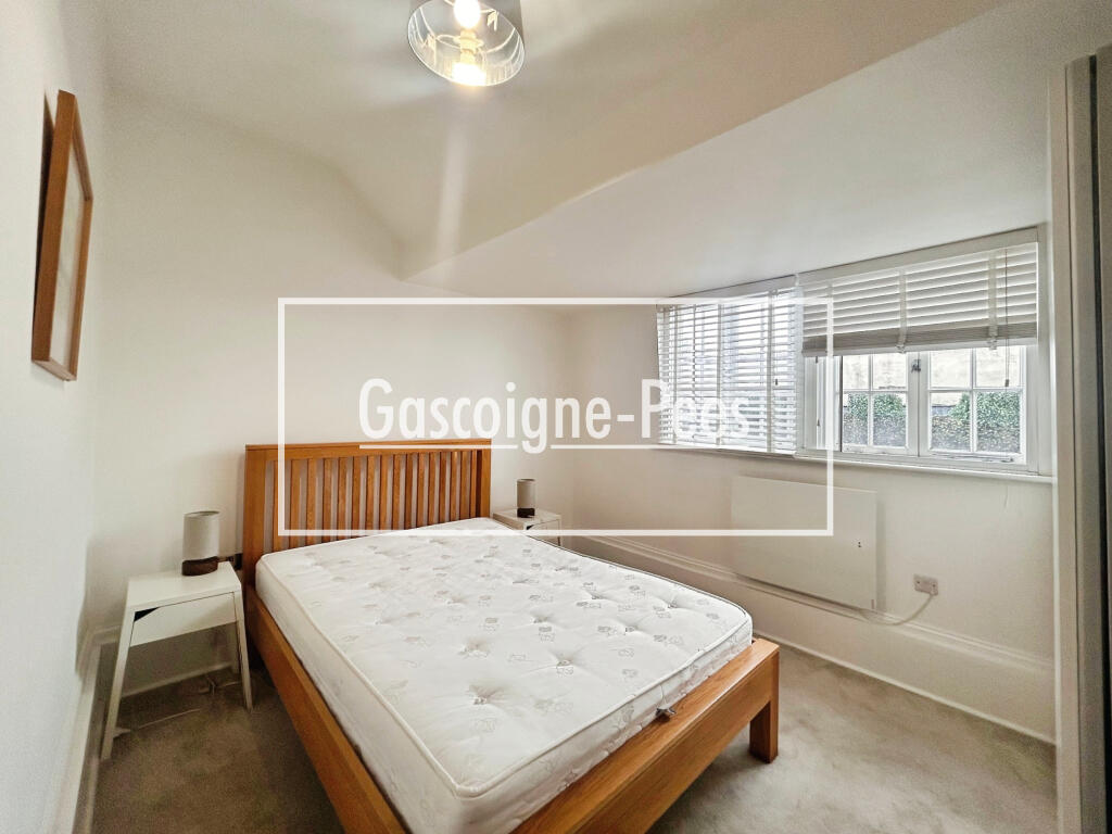 Apartment in Reading - View 3