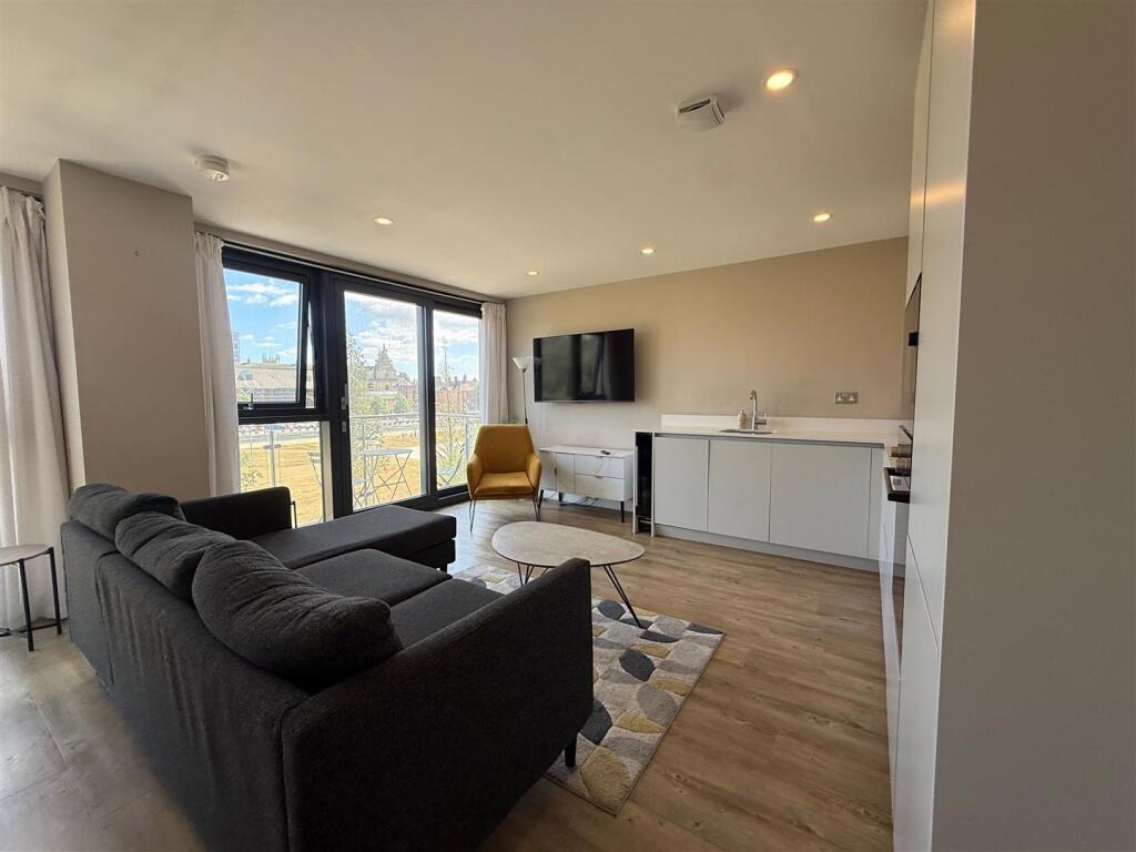 Main image of property: Second Floor, The Glass House, Queens Dock Avenue