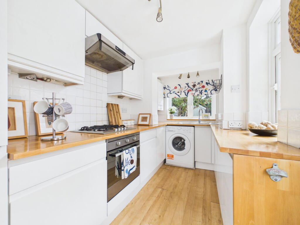 House in Slough - View 4