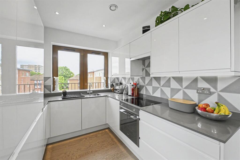 Apartment in St Albans - View 5