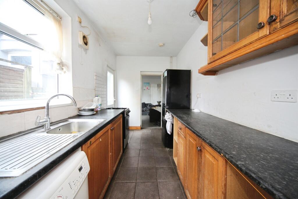 House in Luton - View 2