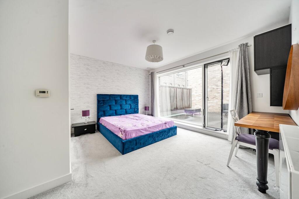 Apartment in London - More