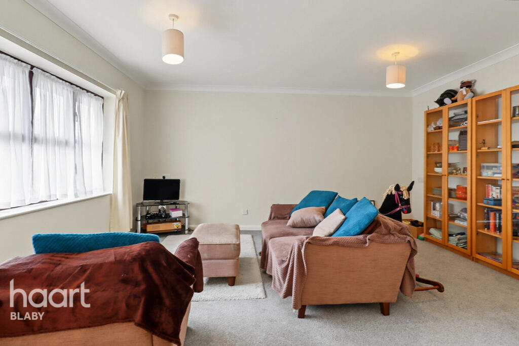 House in Hinckley and Bosworth, Desford - View 4