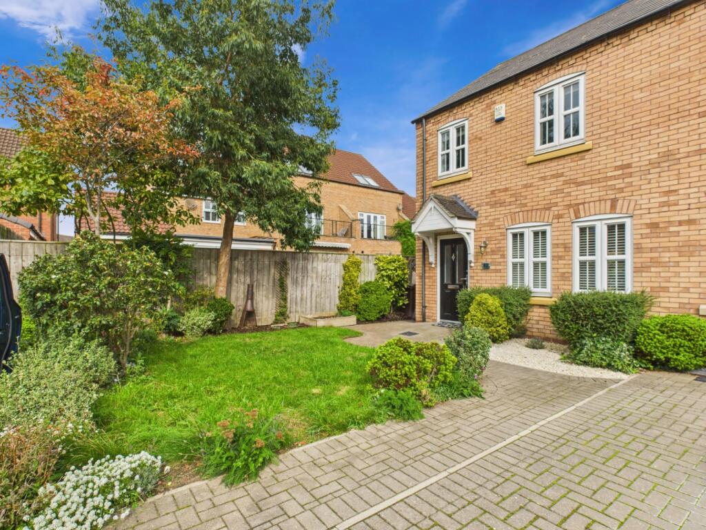 3-bed terraced on Bowland Way, Kingswood, Hull, East Riding of Yorkshire, HU7 3FY, £190,000