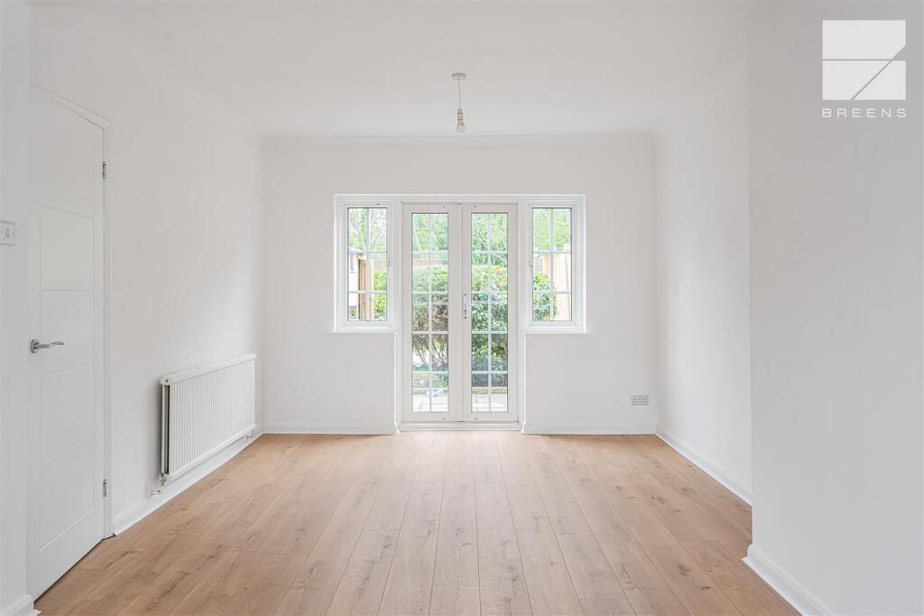 House in London, Chingford Hatch, Highams Park - View 5