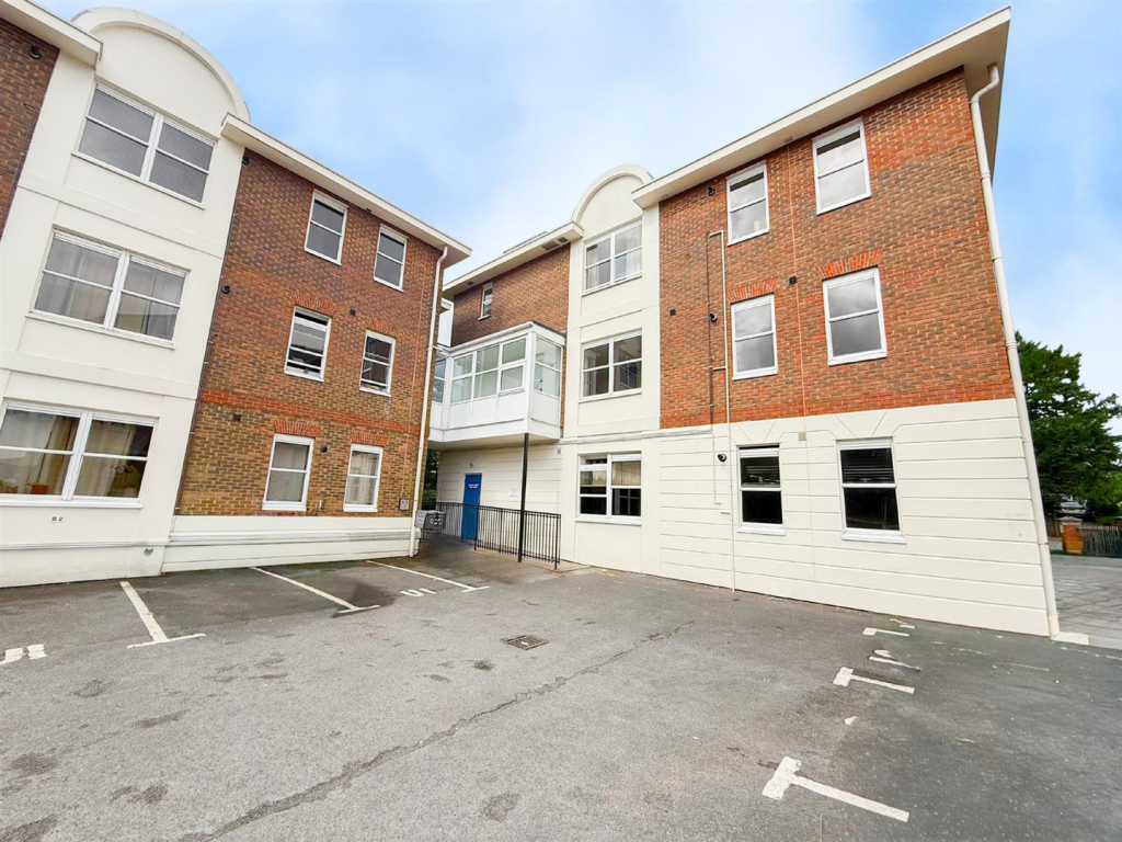 Main image of property: Heath Square, Haywards Heath RH16 1AT