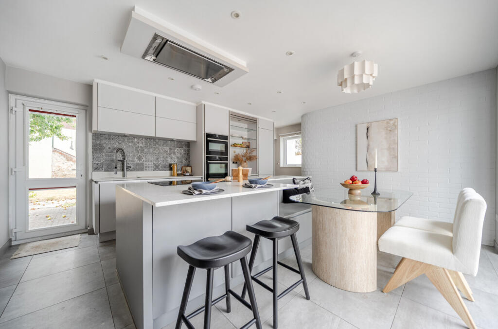 Main image of property: Bishops Sutton Road, Bishops Sutton, Alresford, SO24
