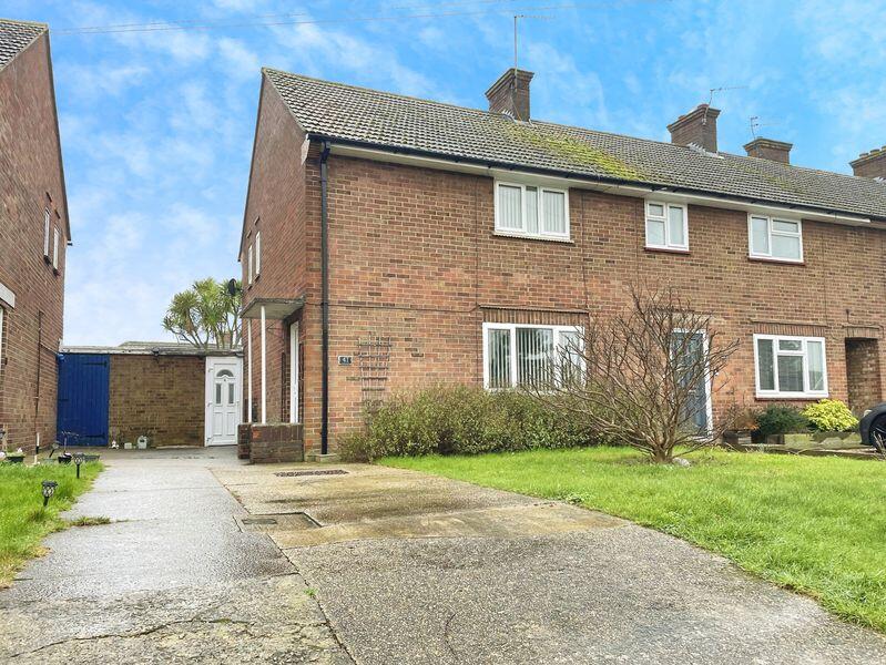2-bed terraced on Red Barn Road, Brightlingsea, CO7, £245,000