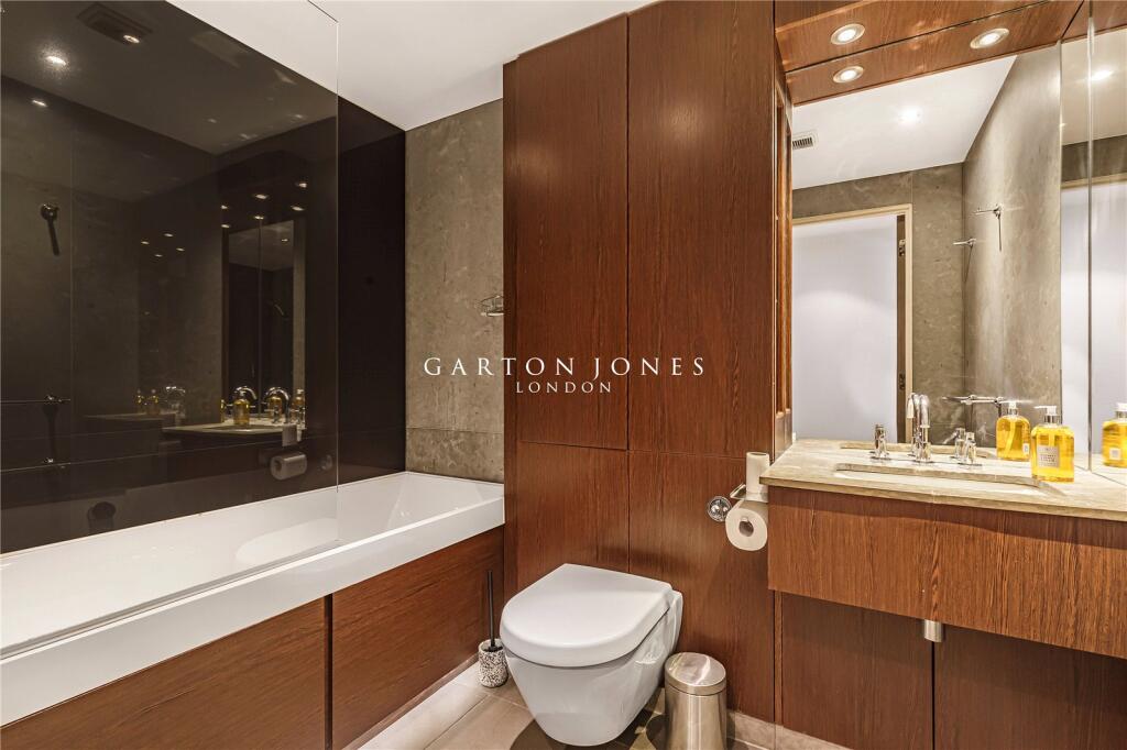 Apartment in London - More