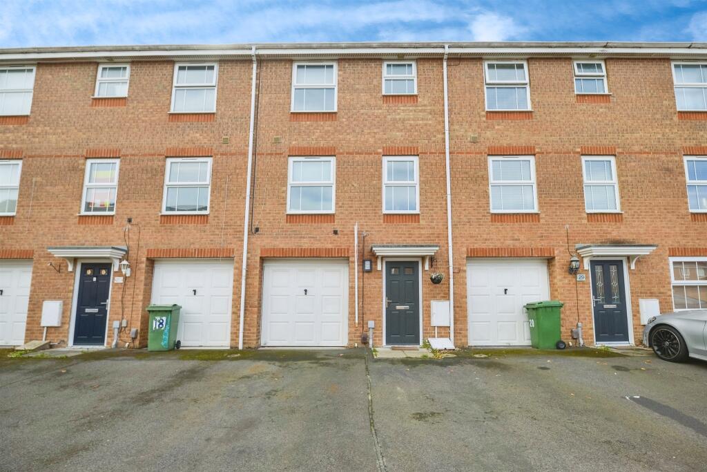 4-bed terraced on Elkington Close, Thornaby, Stockton-On-Tees, £155,000