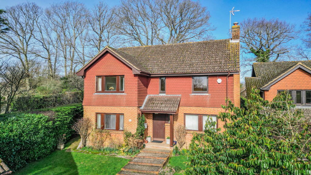 Main image of property: Oaks Close, Etchingham