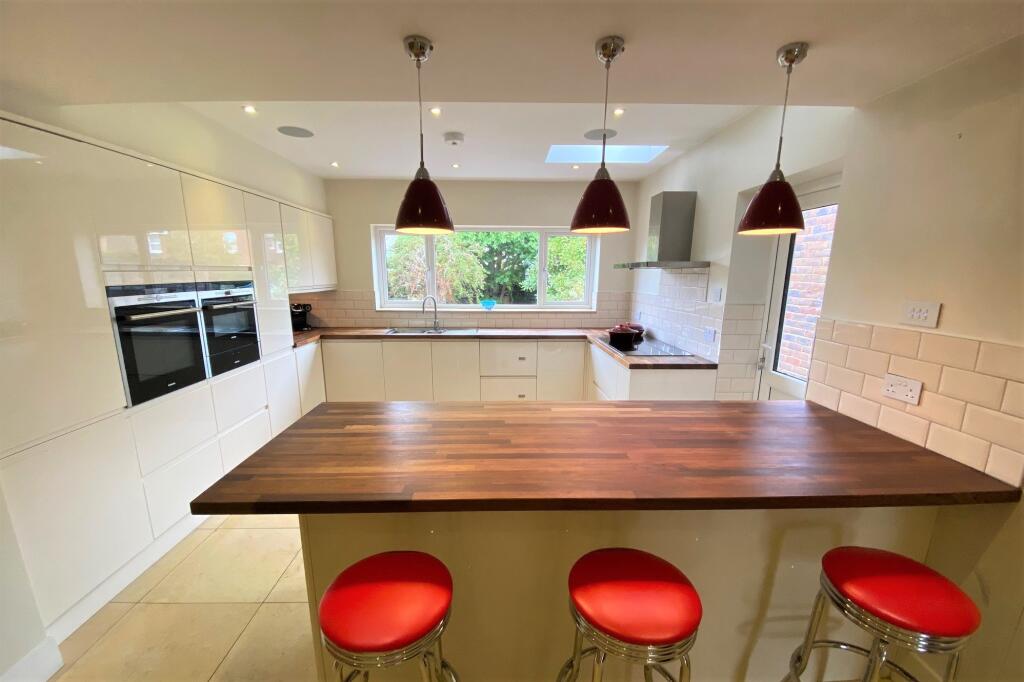House in Redhill - View 3