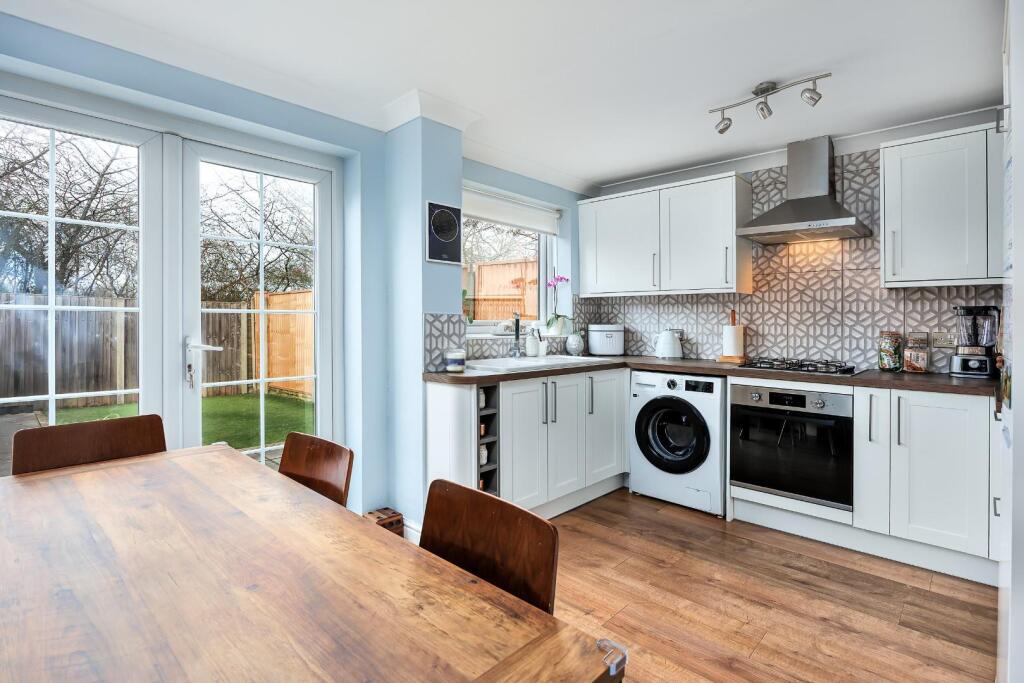 Horsham Close, Haverhill photo 4