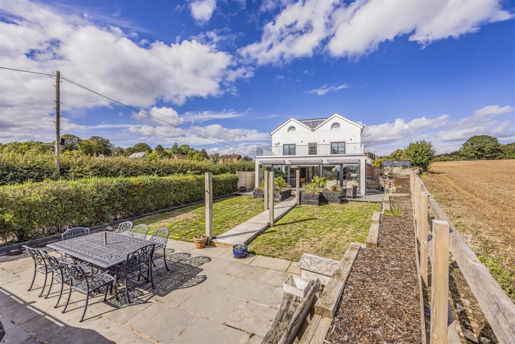 House in Portsmouth - View 5