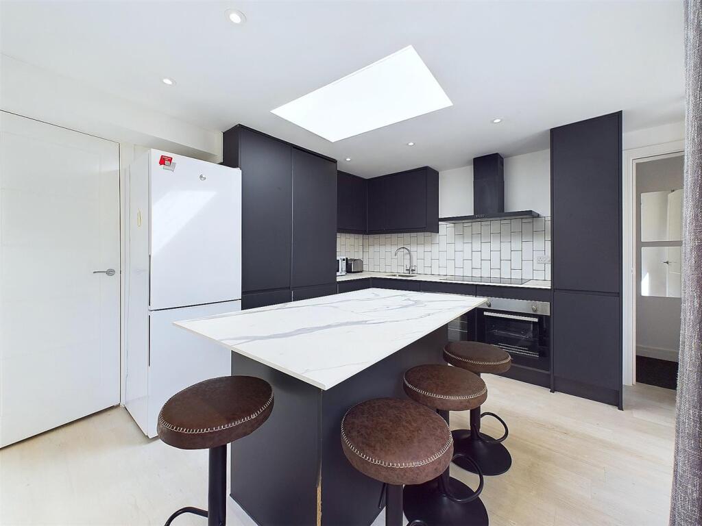 Apartment in Bristol - More
