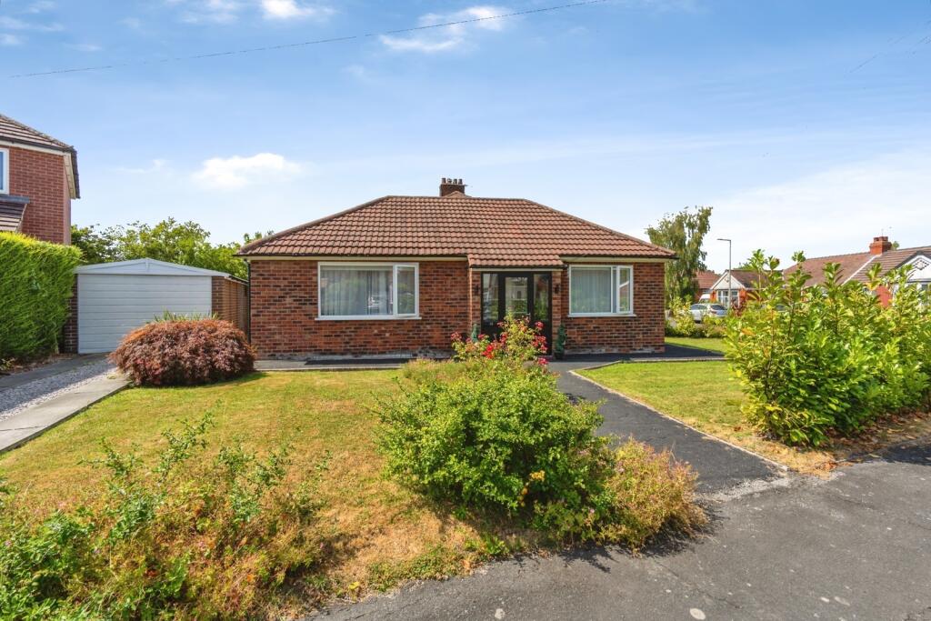 Main image of property: Oakdene Avenue, Heald Green, Cheadle, Greater Manchester, SK8