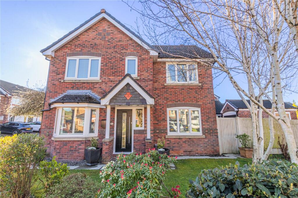 3-bed detached on Wickentree Holt, Norden, Rochdale, OL12, £320,000