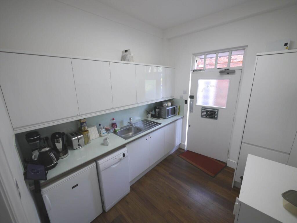 Additional image 15 of Great North Road, Hatfield