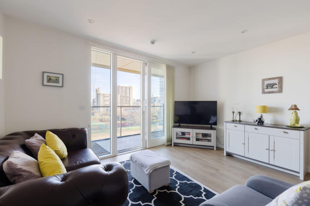 Main image of property: Cordelia Street, London, E14