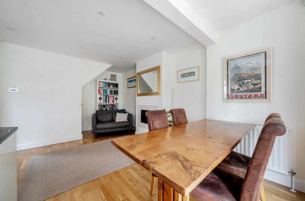 House in London - View 3