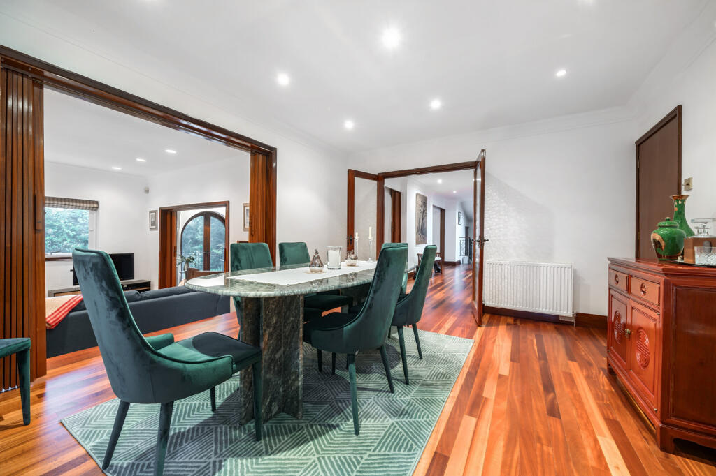 House in London, Totteridge - View 5