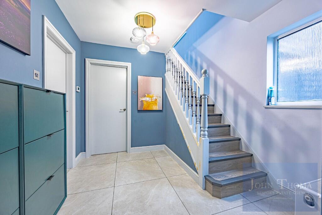Simmons Lane, Chingford, London, E4 photo 2