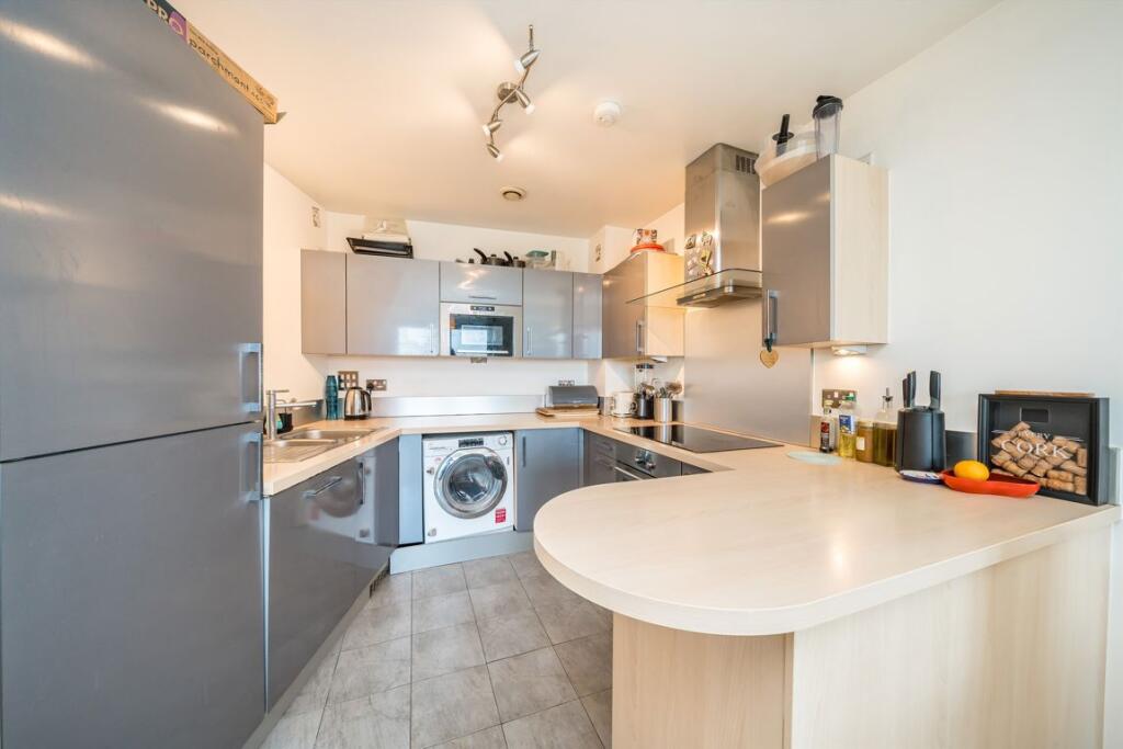 Apartment in London - View 5