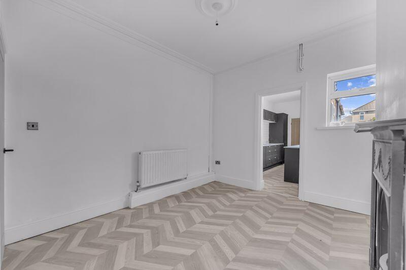 House in Cleethorpes, New Clee - More