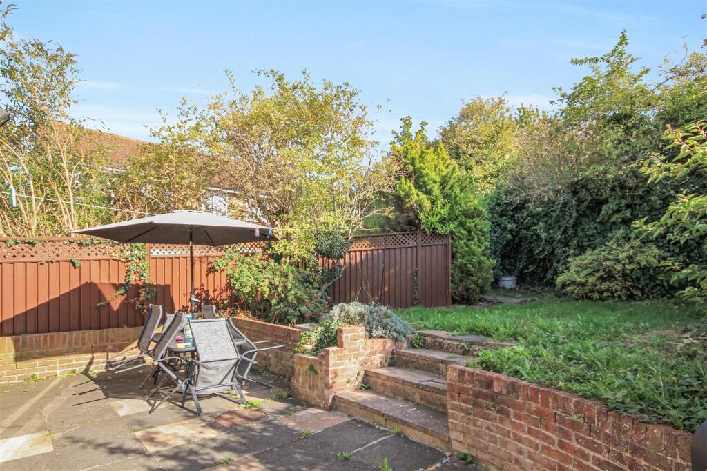 House in Wellingborough, Hatton Park - View 3