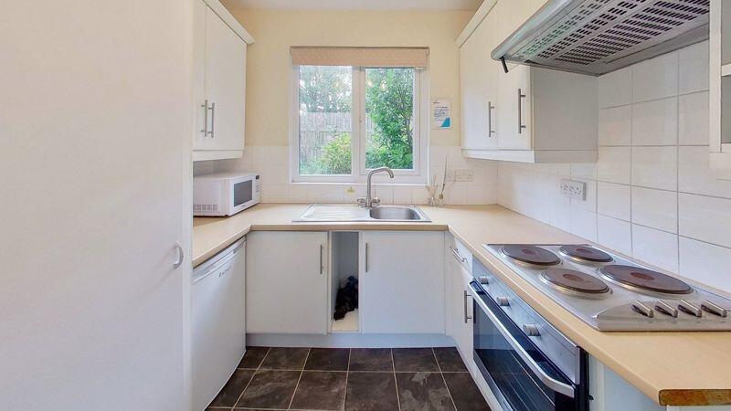 14 Strawberry Hill, Tolroy Manor photo 4