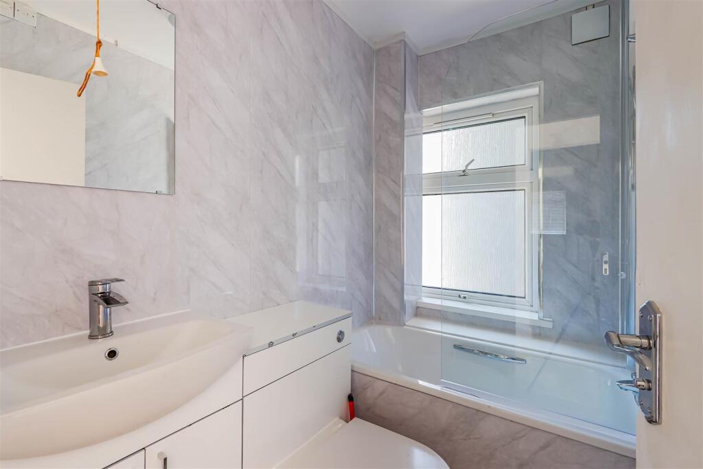 Apartment in Cardiff - View 4
