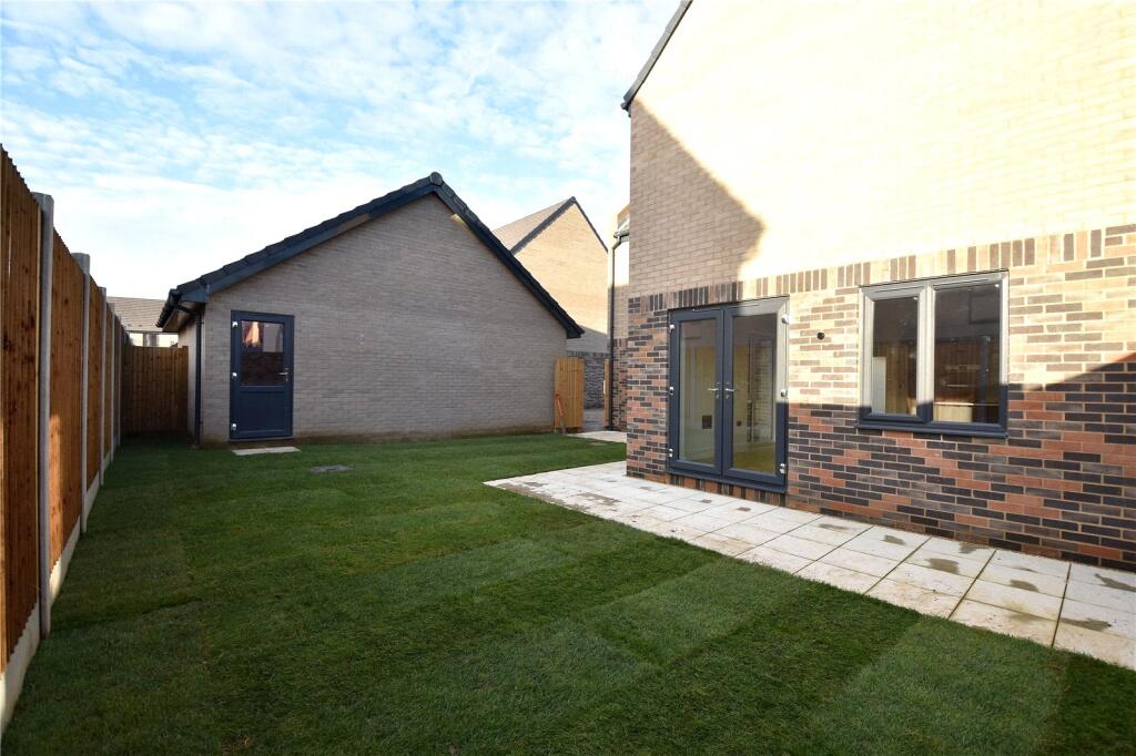1 Fleet Road, Laureate Fields, Felixstowe, Suffolk, IP11 - View 3