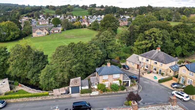3-bed detached on Riverside Crescent, Holymoorside, Chesterfield, £390,000