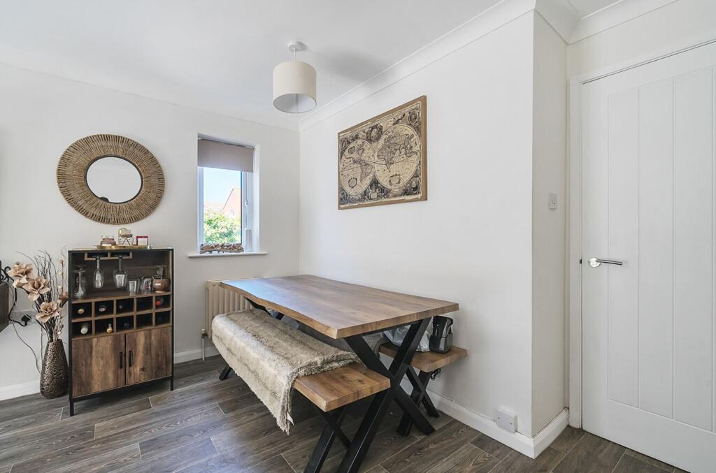 17, Manton Close, Bracklesham Bay, PO20 photo 4