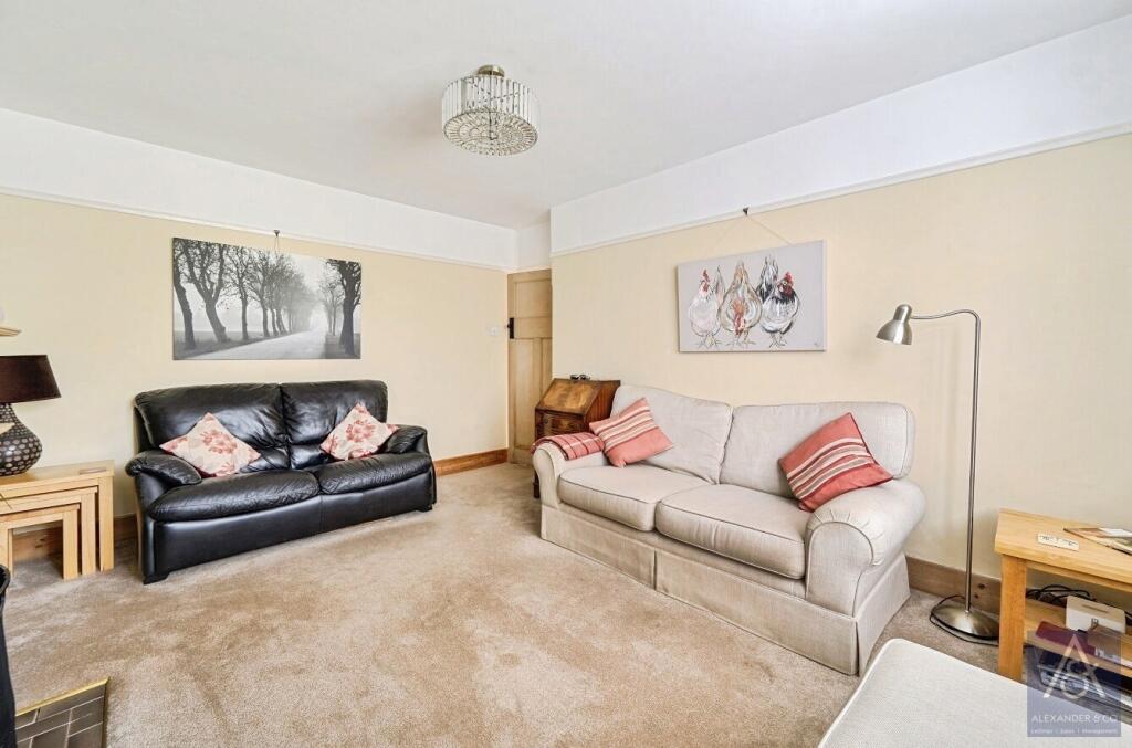 House in Buckingham, Buckinghamshire - View 4