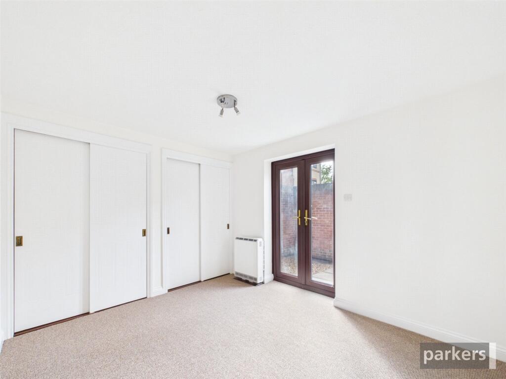 Apartment in Reading - View 5