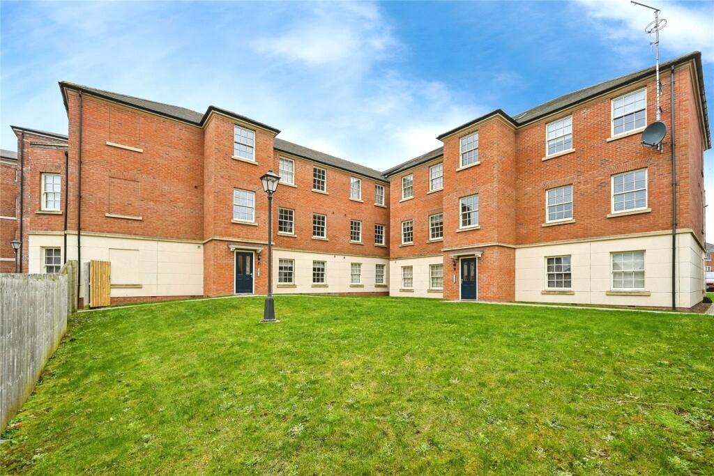 1-bed flat on St. Georges Parkway, Stafford, Staffordshire, ST16, £125,000