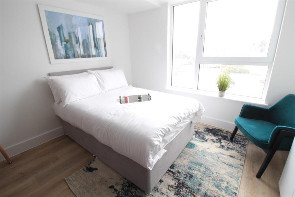Apartment in Redhill - View 4