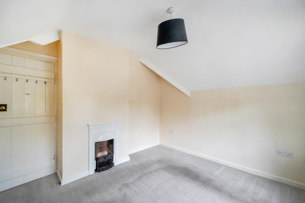 House in Reigate and Banstead, Surrey - More