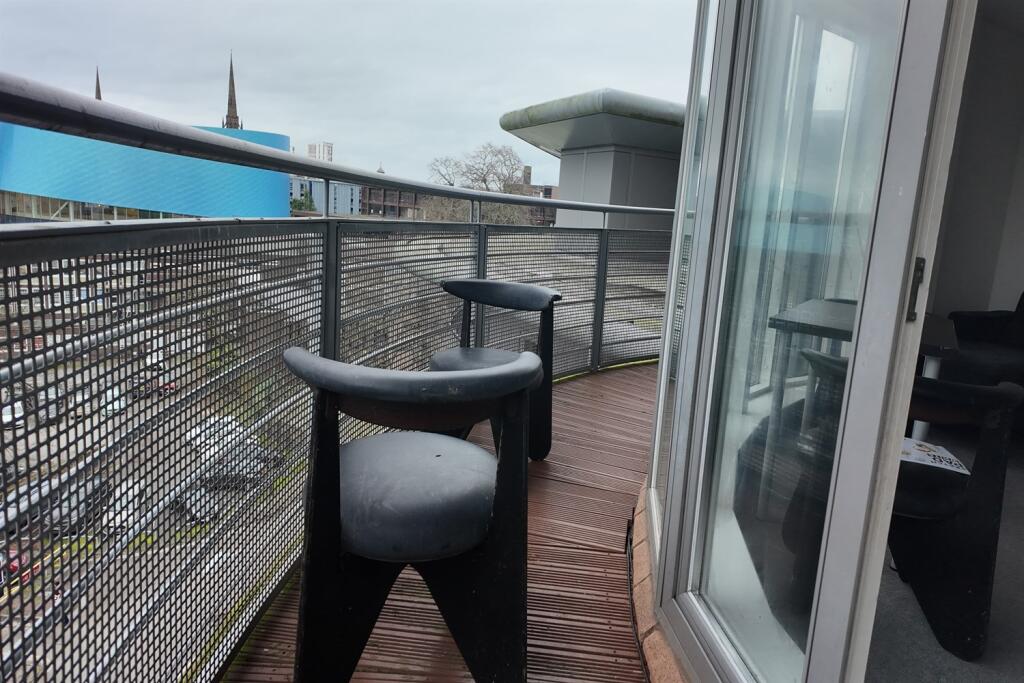 Triumph House, CV1 photo 5