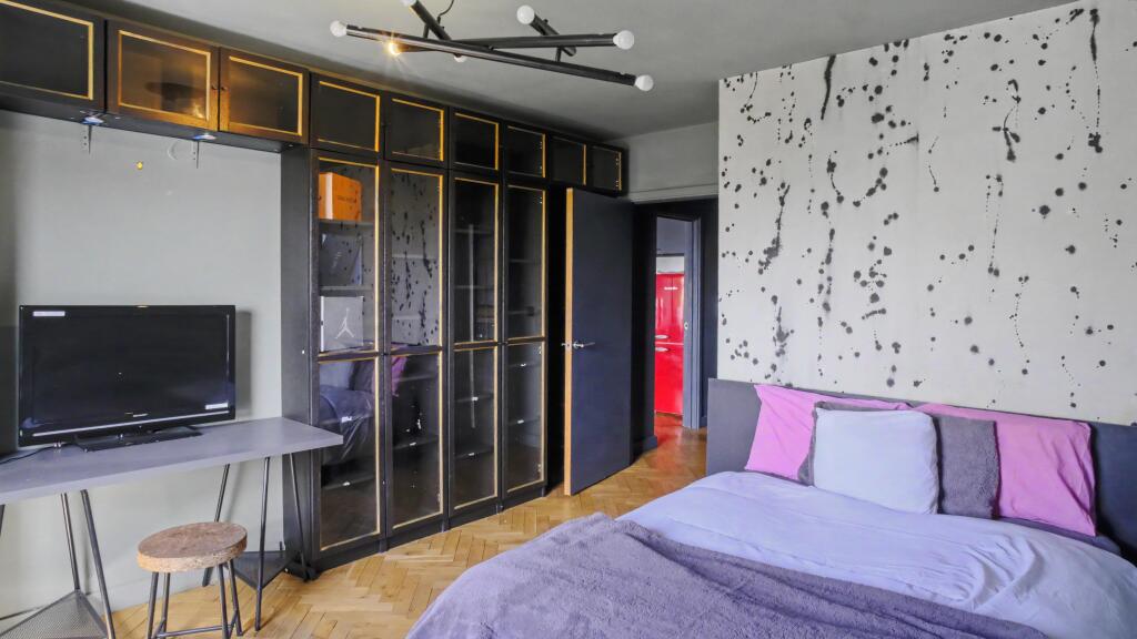 Apartment in London - More